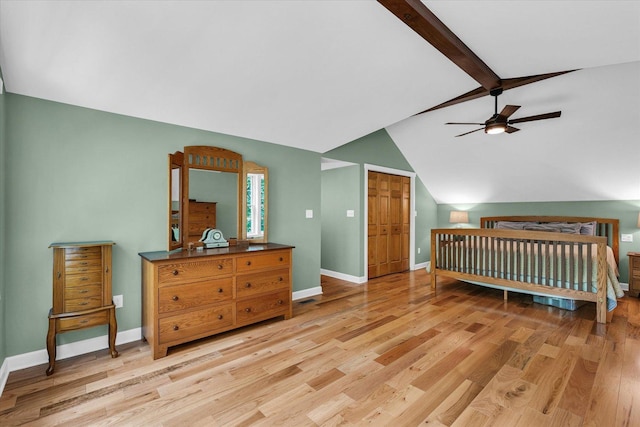 2804 E Concord Rd, Urbana, IL 61802 - bedroom featuring light wood-style flooring and a ceiling fan