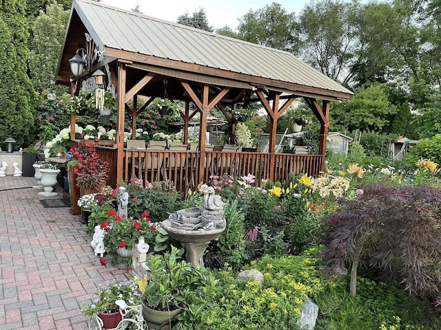 7011 Avon Ave, Oak Lawn, IL 60453 - view of home's community featuring a gazebo and a storage shed