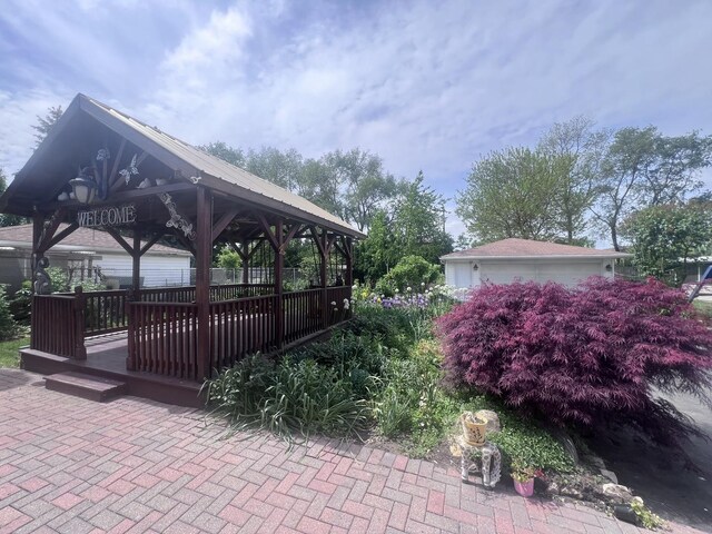 7011 Avon Ave, Oak Lawn, IL 60453 - view of home's community featuring a gazebo and a deck