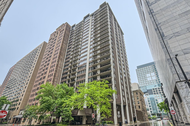 201 E Chestnut St Unit 20F, Chicago, IL 60611 - photo 1