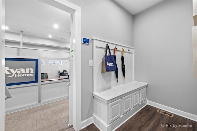 2093 Squire Cir, Yorkville, IL 60560 - mudroom with baseboards, wood finished floors, and recessed lighting