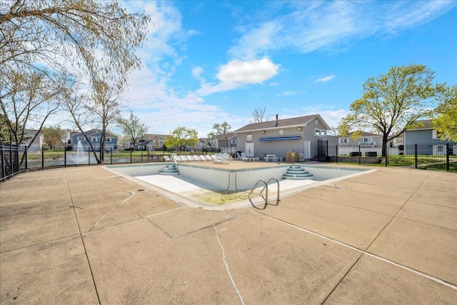 1330 Woodcutter Ln, Wheaton, IL 60189 - community pool featuring a residential view and a patio area