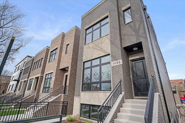 1636 W Wolfram St, Chicago, IL 60657 - view of building exterior with entry steps