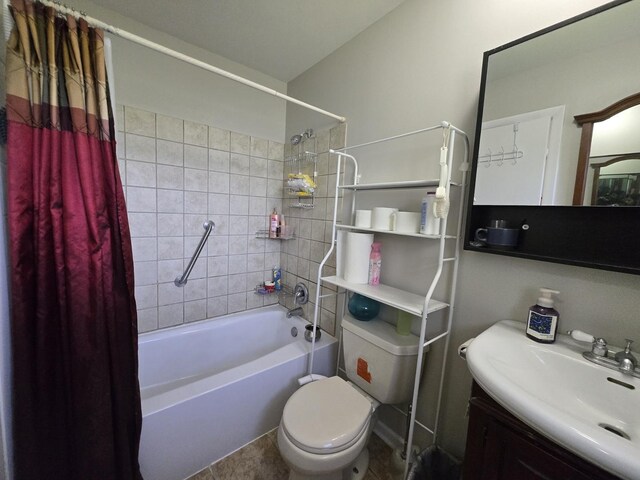 4400 Waubansie Ln, Lisle, IL 60532 - bathroom featuring shower / tub combo with curtain and vanity