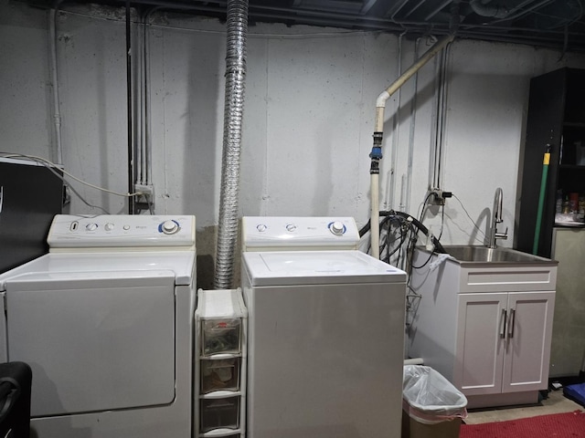 4400 Waubansie Ln, Lisle, IL 60532 - laundry room featuring washing machine and dryer