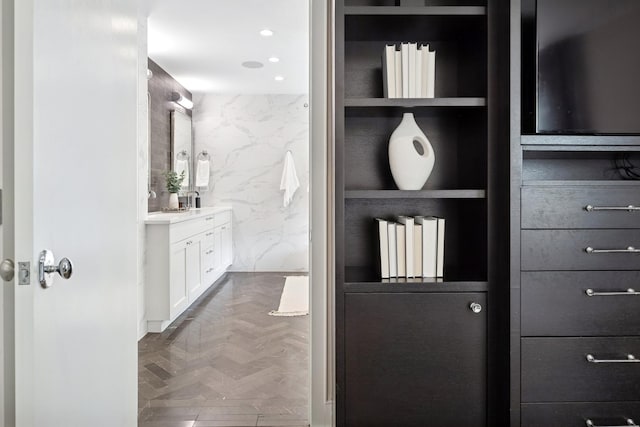 1307 W Wrightwood Ave Unit 201, Chicago, IL 60614 - view of closet