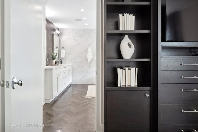 1307 W Wrightwood Ave Unit 201, Chicago, IL 60614 - view of closet