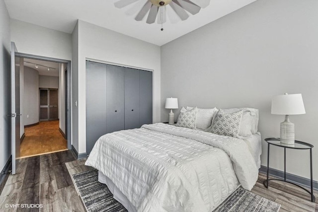 1235 S Prairie Ave Unit 3605, Chicago, IL 60605 - bedroom featuring wood finished floors, a closet, and baseboards
