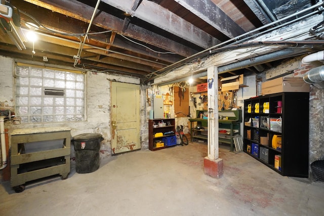 1518 N Kedzie Ave, Chicago, IL 60651 - below grade area with a workshop area