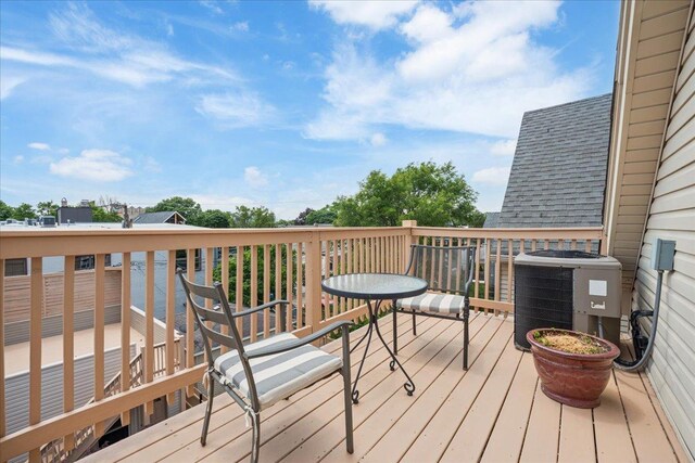 2415 W Belle Plaine Ave, Chicago, IL 60618 - photo 36