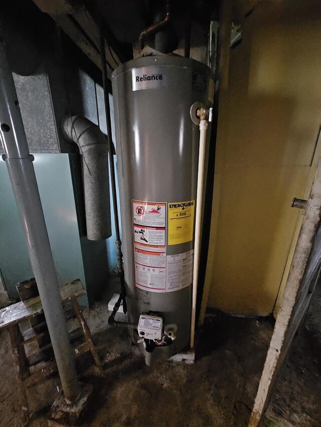 3500 Butler Ave, Steger, IL 60475 - utility room featuring gas water heater