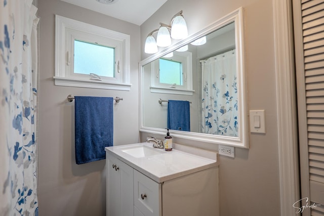 545 Delaware Dr, Lake In The Hills, IL 60156 - full bath with vanity