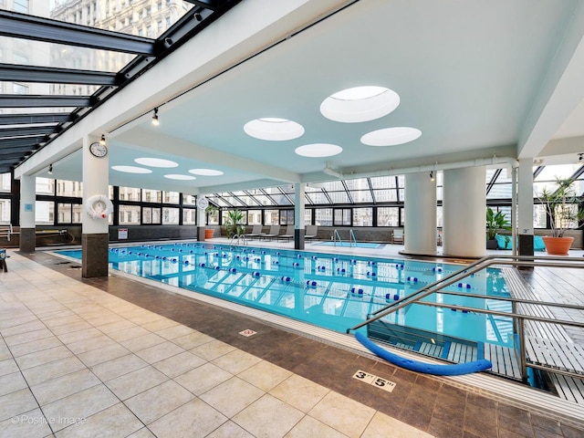 405 N Wabash Ave Unit 2313, Chicago, IL 60611 - view of indoor community pool