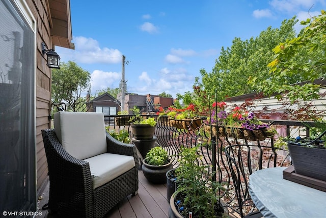2319 W Shakespeare St, Chicago, IL 60647 - view of wooden deck