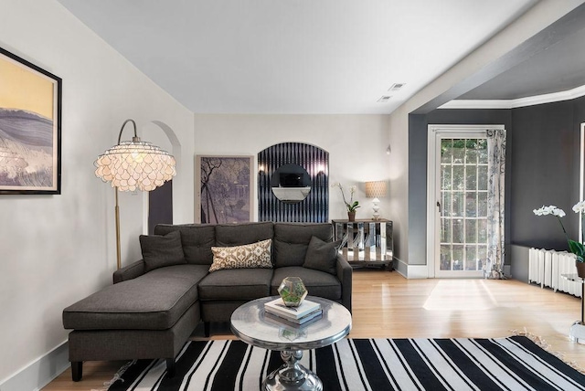 2530 W Morse Ave, Chicago, IL 60645 - living room featuring wood finished floors and baseboards