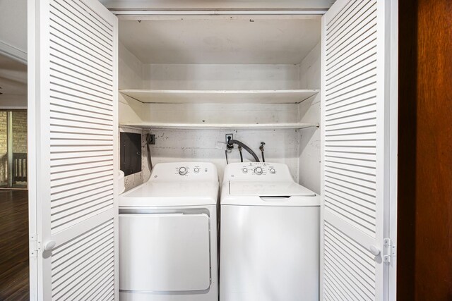 5515 Lakeside Dr Unit 1D, Lisle, IL 60532 - laundry room featuring washing machine and clothes dryer and electric panel