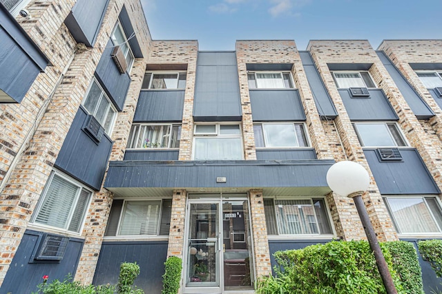 86611/2 W Foster Ave Unit 3A, Chicago, IL 60656 - view of property