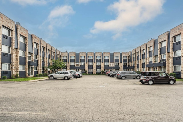 86611/2 W Foster Ave Unit 3A, Chicago, IL 60656 - view of property with uncovered parking