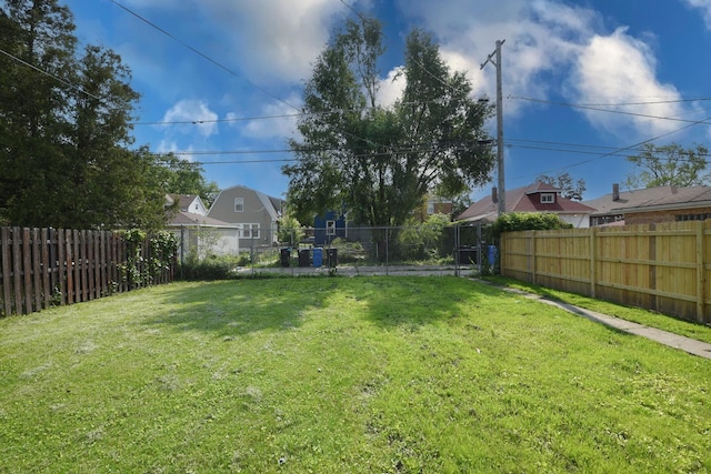 10945 S Lowe Ave, Chicago, IL 60628 - view of yard featuring a residential view