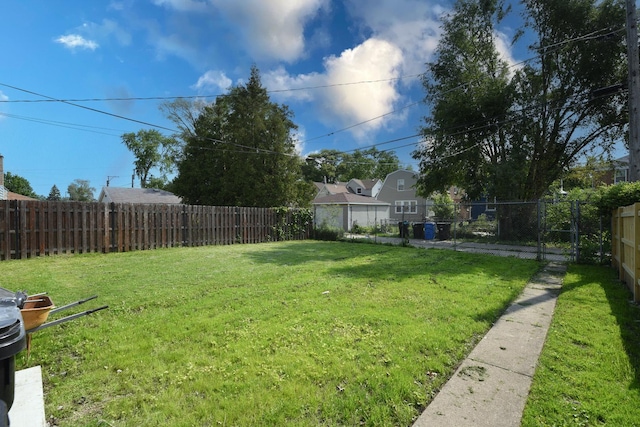 10945 S Lowe Ave, Chicago, IL 60628 - view of yard