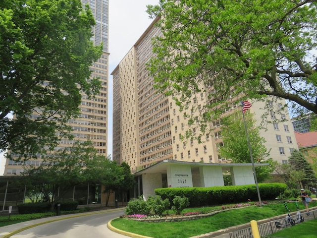 3950 N Lake Shore Dr Unit 1207B, Chicago, IL 60613 - view of building exterior