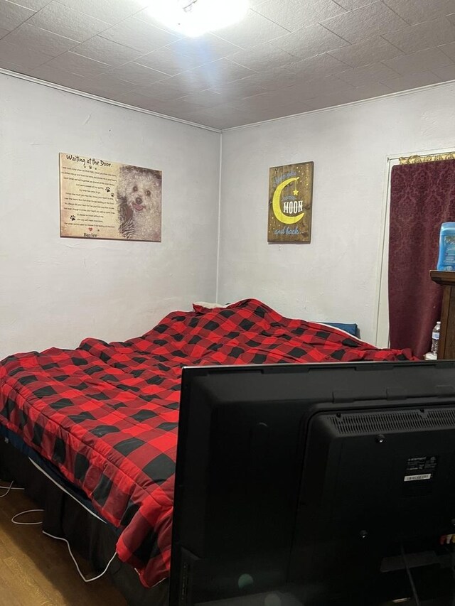 316 E Jefferson St, Freeport, IL 61032 - bedroom featuring wood finished floors