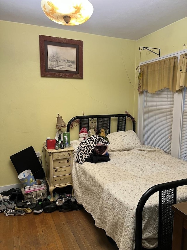 316 E Jefferson St, Freeport, IL 61032 - bedroom with hardwood / wood-style flooring