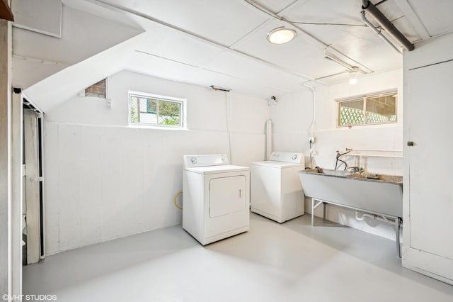 624 N Lombard Ave, Oak Park, IL 60302 - laundry area featuring washing machine and dryer
