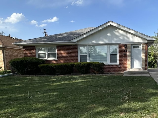 812 Marvin Pkwy, Park Ridge, IL 60068 - view of front facade featuring brick siding and a front yard