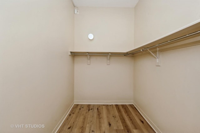 600 S Dearborn St Unit 1708, Chicago, IL 60605 - walk in closet featuring light wood-type flooring