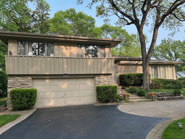 73 W Canterbury Ln, Northfield, IL 60093 - photo 1