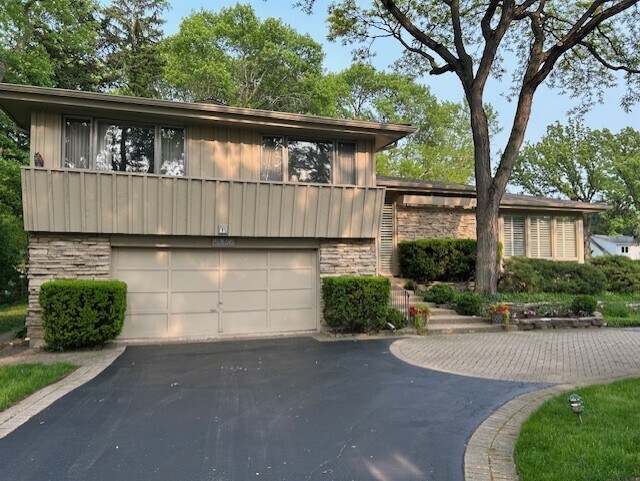 73 W Canterbury Ln, Northfield, IL 60093 - photo 2