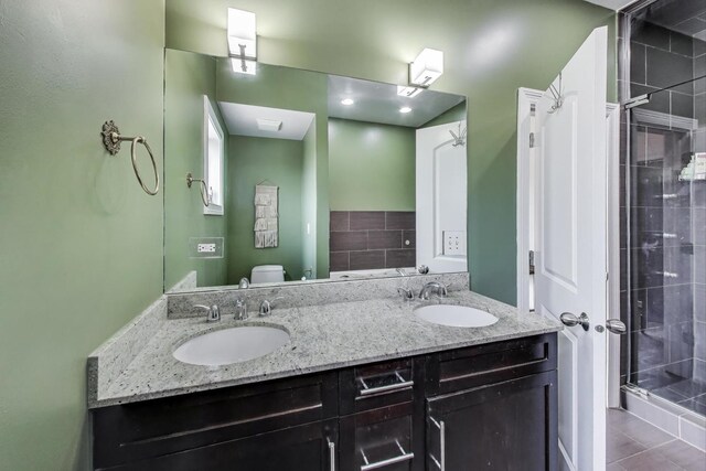 2120 W Rice St Unit 3, Chicago, IL 60622 - bathroom with a tub with jets and toilet