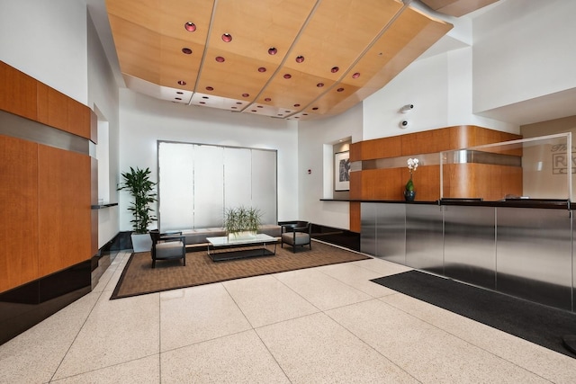 512 N Mcclurg Ct Unit 1009, Chicago, IL 60611 - lobby with a high ceiling