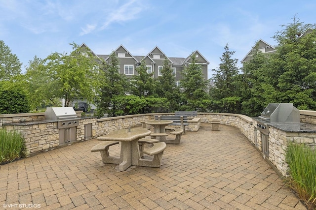 50 W Kennedy Ln Unit 102, Hinsdale, IL 60521 - view of patio / terrace