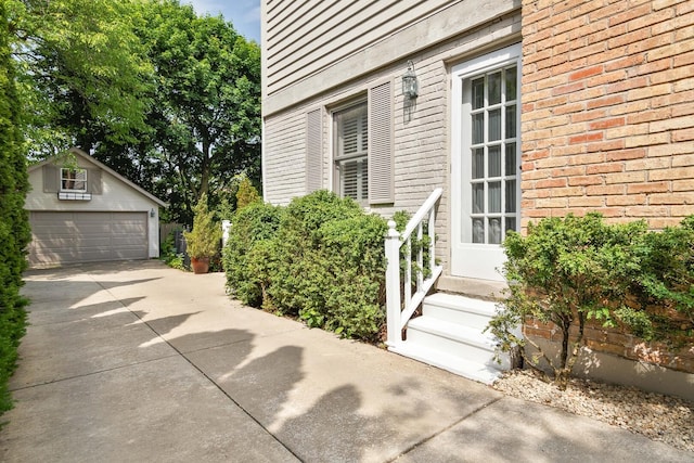 674 Foxdale Ave, Winnetka, IL 60093 - entrance to property with a detached garage