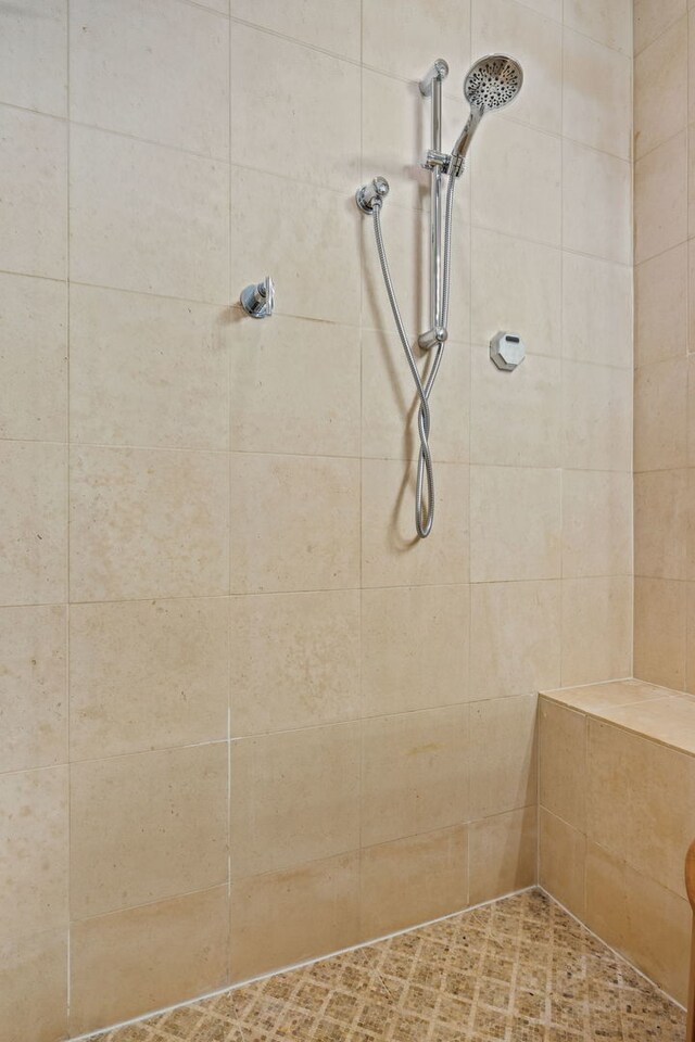 663 W Wellington Ave Unit 1, Chicago, IL 60657 - bathroom with a tile shower