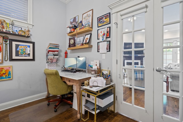 663 W Wellington Ave Unit 1, Chicago, IL 60657 - office area featuring dark wood-style floors, baseboards, and ornamental molding