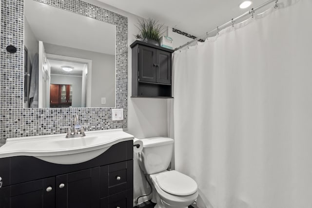 990 Perrie Dr Unit 201, Elk Grove Village, IL 60007 - full bath with vanity, backsplash, toilet, and a shower with shower curtain