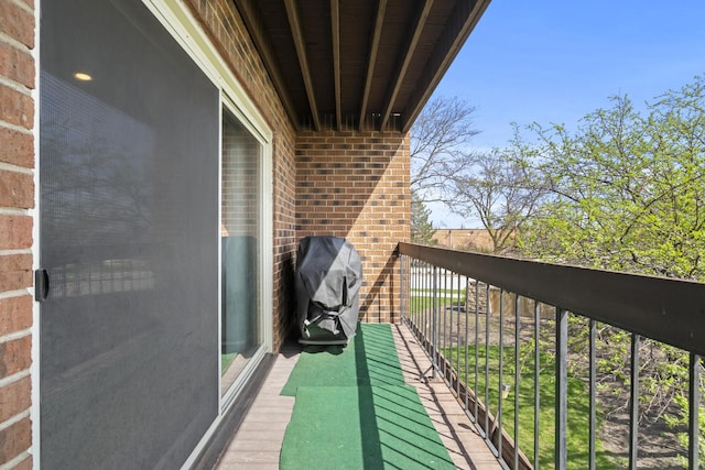 990 Perrie Dr Unit 201, Elk Grove Village, IL 60007 - balcony featuring area for grilling