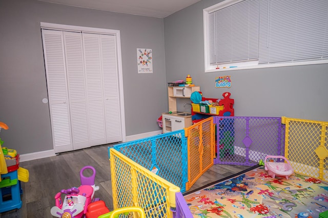480 E 163rd St, South Holland, IL 60473 - playroom with wood finished floors and baseboards