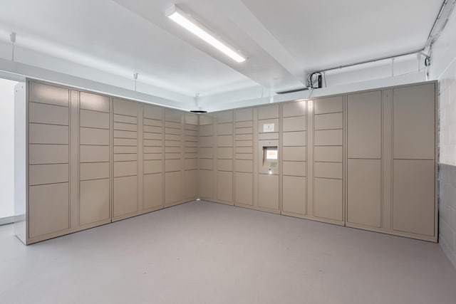 330 W Diversey Pkwy Unit 1209, Chicago, IL 60657 - view of property's community featuring a package area
