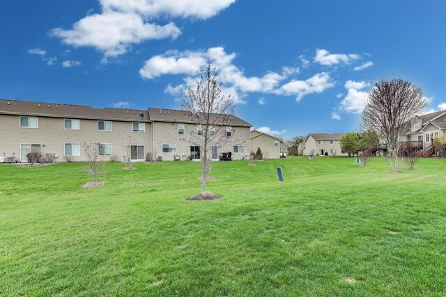 1129 Amber Dr, Cary, IL 60013 - photo 30