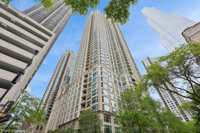 25 E Superior St Unit 3004, Chicago, IL 60611 - photo 1