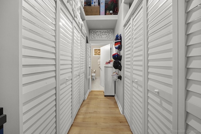 2545 S Dearborn St Unit 405, Chicago, IL 60616 - hall with light wood-type flooring