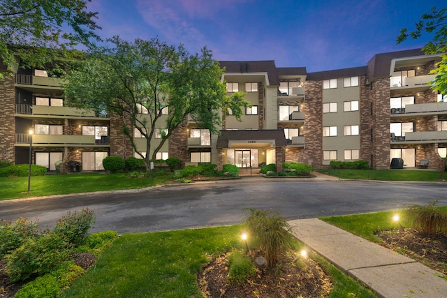 3350 N Carriageway Dr Unit 208, Arlington Heights, IL 60004 - view of apartment building / complex