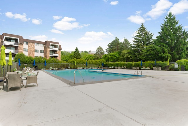 3350 N Carriageway Dr Unit 208, Arlington Heights, IL 60004 - community pool featuring a patio area