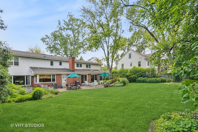2620 Marian Ln, Wilmette, IL 60091 - view of yard with a patio area
