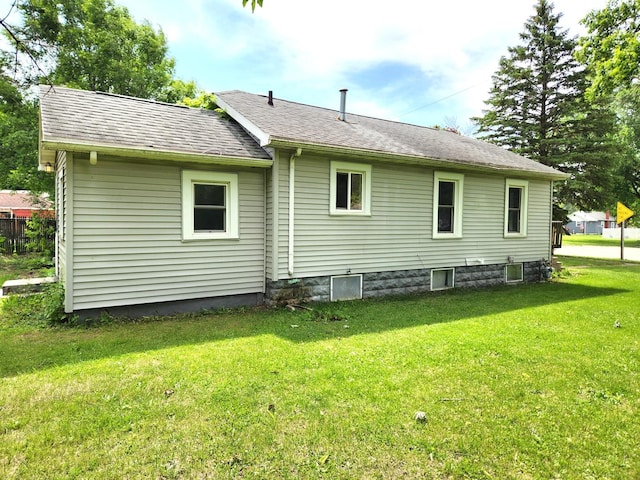 1198 E Bluff St, Marseilles, IL 61341 - back of property featuring a yard and a shingled roof