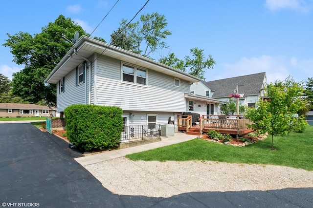 408 S Cedar Rd, New Lenox, IL 60451 - back of property featuring a wooden deck and a yard